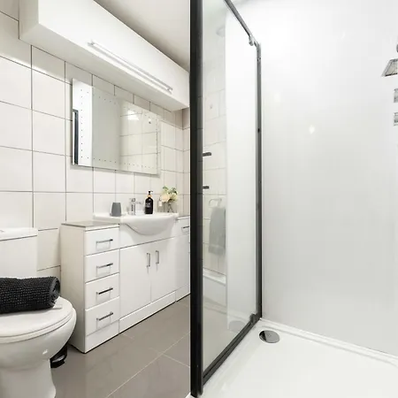Perfect For Family & Corporate Stays In Ls1 - Free Parking! - Contact Us For Better Offers! Apartment Leeds (West Yorkshire)