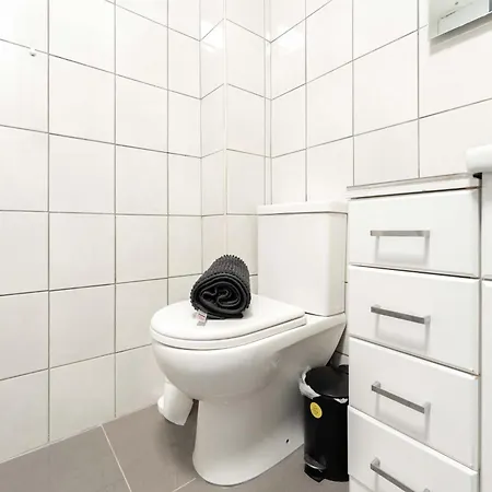Perfect For Family & Corporate Stays In Ls1 - Free Parking! - Contact Us For Better Offers! Apartment Leeds (West Yorkshire)