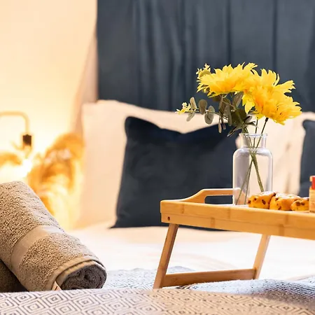 Perfect For Family & Corporate Stays In Ls1 - Free Parking! - Contact Us For Better Offers! *