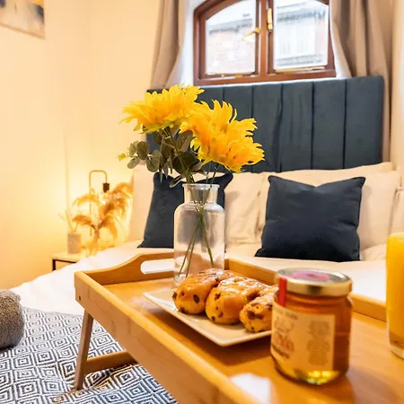 Perfect For Family & Corporate Stays In Ls1 - Free Parking! - Contact Us For Better Offers! *