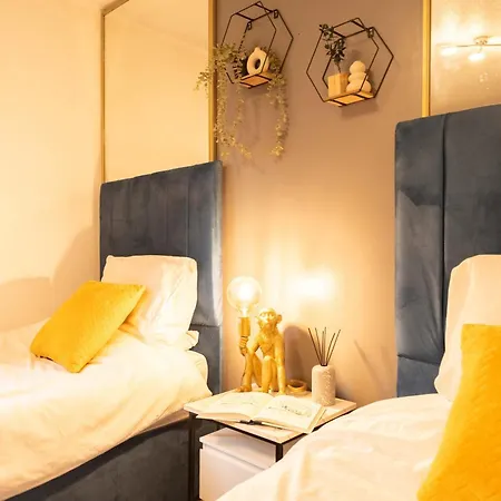 Perfect For Family & Corporate Stays In Ls1 - Free Parking! - Contact Us For Better Offers! Apartment Leeds (West Yorkshire)
